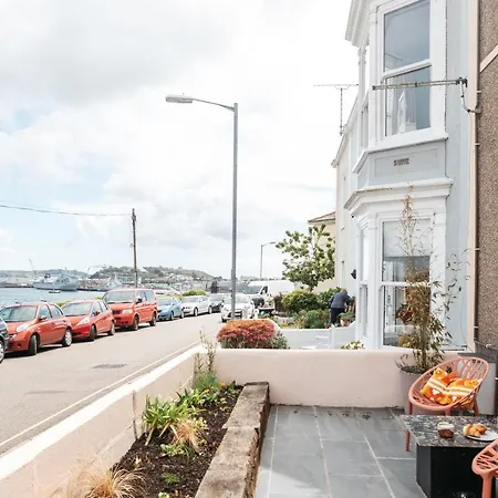 Stunning Views Over The Beautiful Harbour Apartment Falmouth